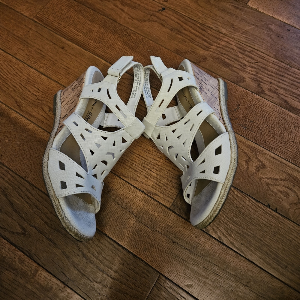 Croft & Barrow Ortholite Bone Cut-Out Wedge Sandals